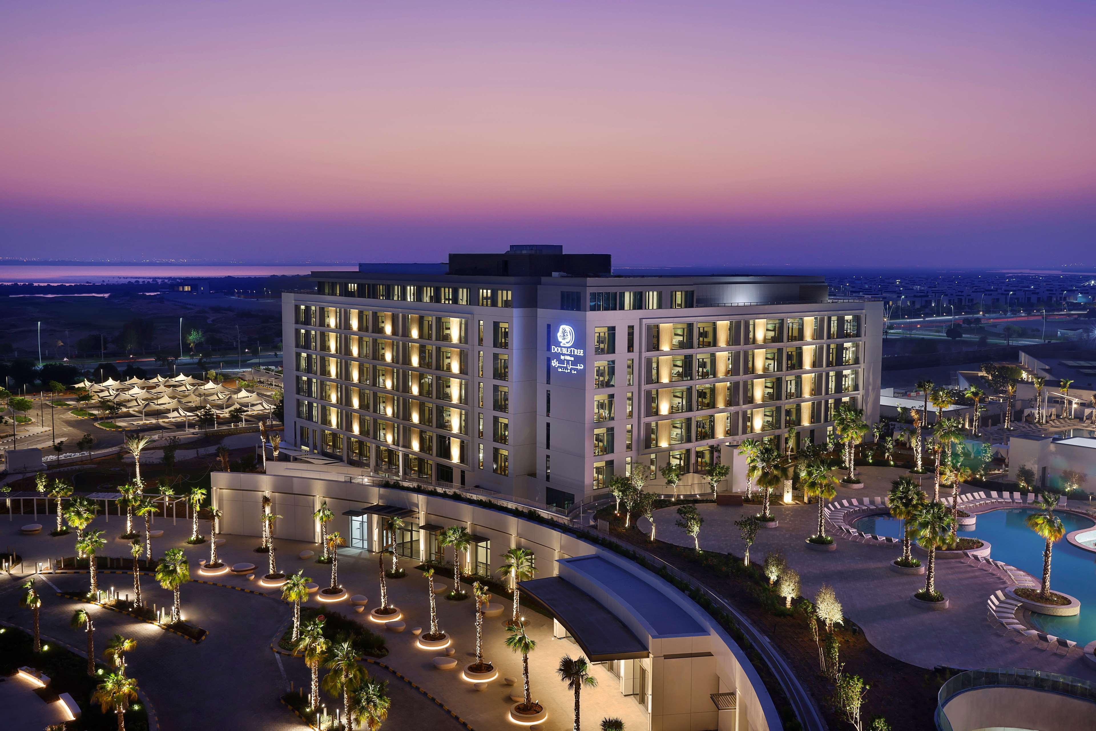 Doubletree By Hilton Abu Dhabi Yas Island Residences Экстерьер фото